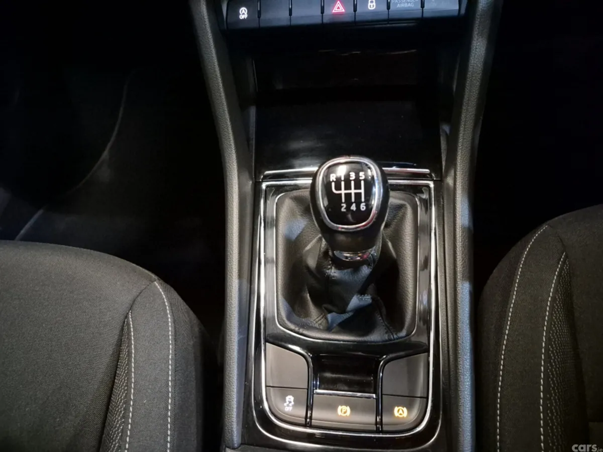 Skoda Karoq SUV, Diesel, 2023, Grey