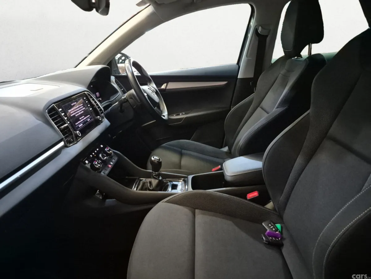 Skoda Karoq SUV, Diesel, 2023, Grey