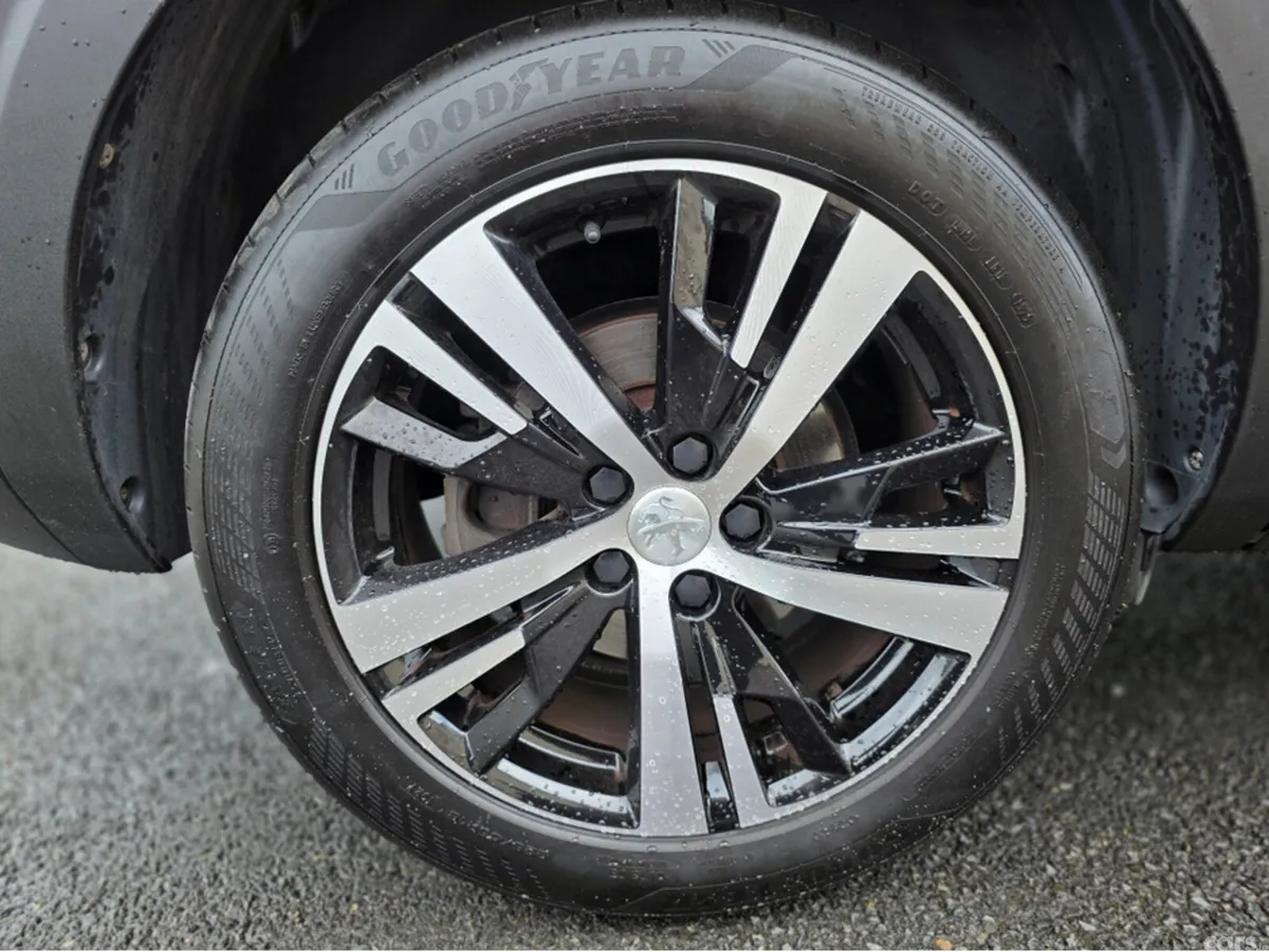 Peugeot 5008 MPV, Diesel, 2023, Black