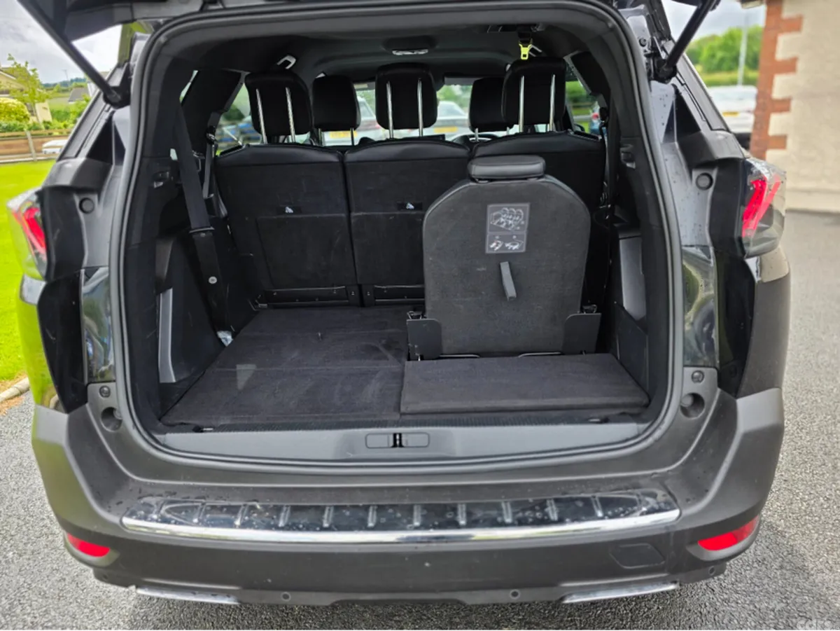 Peugeot 5008 MPV, Diesel, 2023, Black