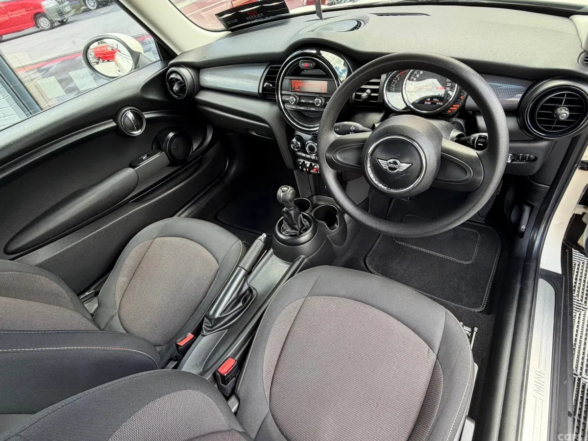 Mini Cooper Hatchback, Petrol, 2018, White