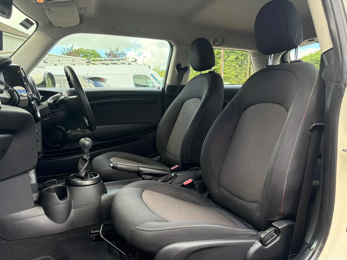 Mini Cooper Hatchback, Petrol, 2018, White