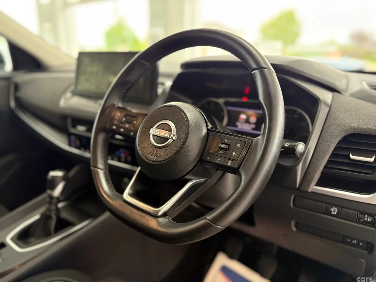 Nissan Qashqai SUV, Petrol Hybrid, 2024, Green