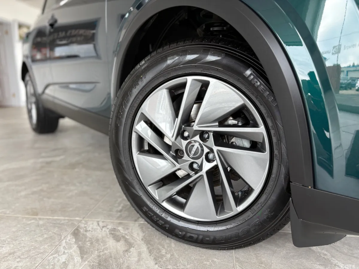 Nissan Qashqai SUV, Petrol Hybrid, 2024, Green