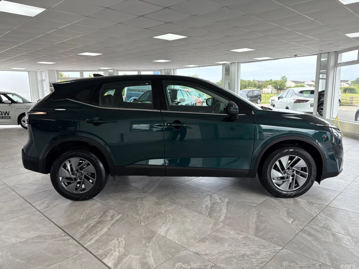 Nissan Qashqai SUV, Petrol Hybrid, 2024, Green
