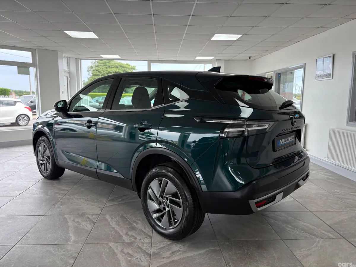 Nissan Qashqai SUV, Petrol Hybrid, 2024, Green