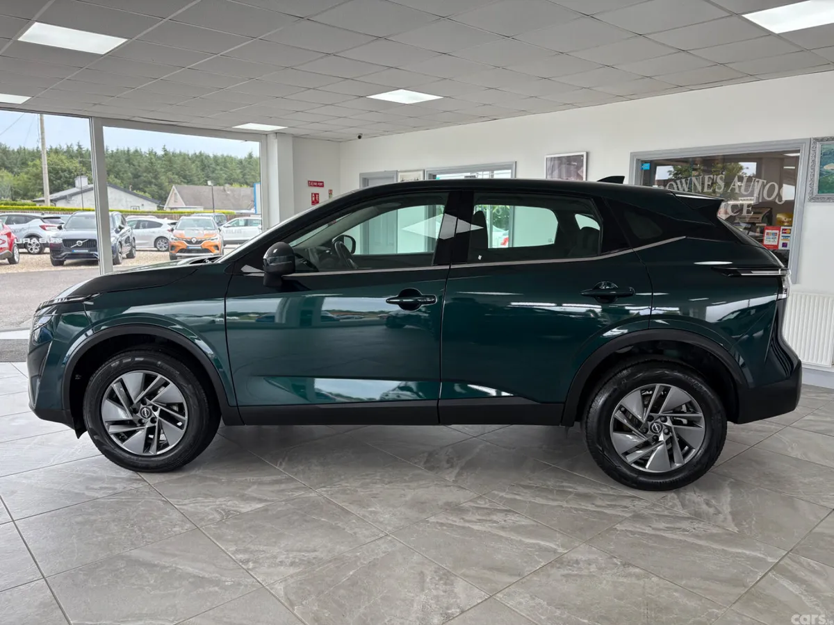 Nissan Qashqai SUV, Petrol Hybrid, 2024, Green