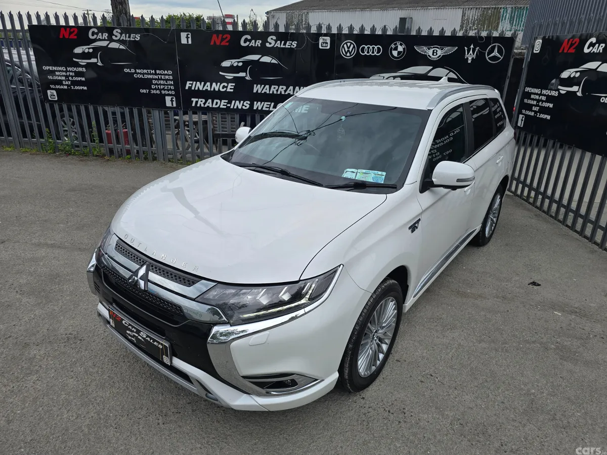 Mitsubishi Outlander SUV, Petrol Plug-in Hybrid, 2019, White