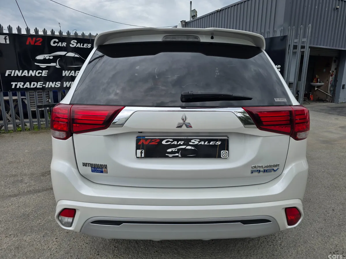 Mitsubishi Outlander SUV, Petrol Plug-in Hybrid, 2019, White