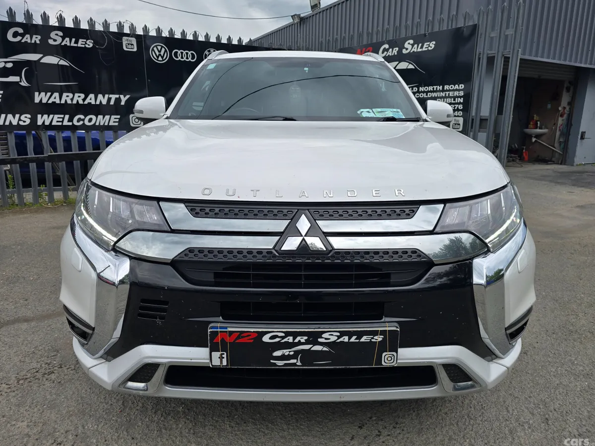 Mitsubishi Outlander SUV, Petrol Plug-in Hybrid, 2019, White
