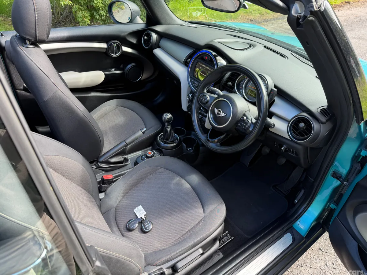 Mini Cooper Convertible, Diesel, 2017, Green