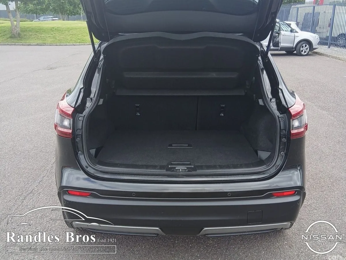 Nissan Qashqai Hatchback, Diesel, 2020, Black