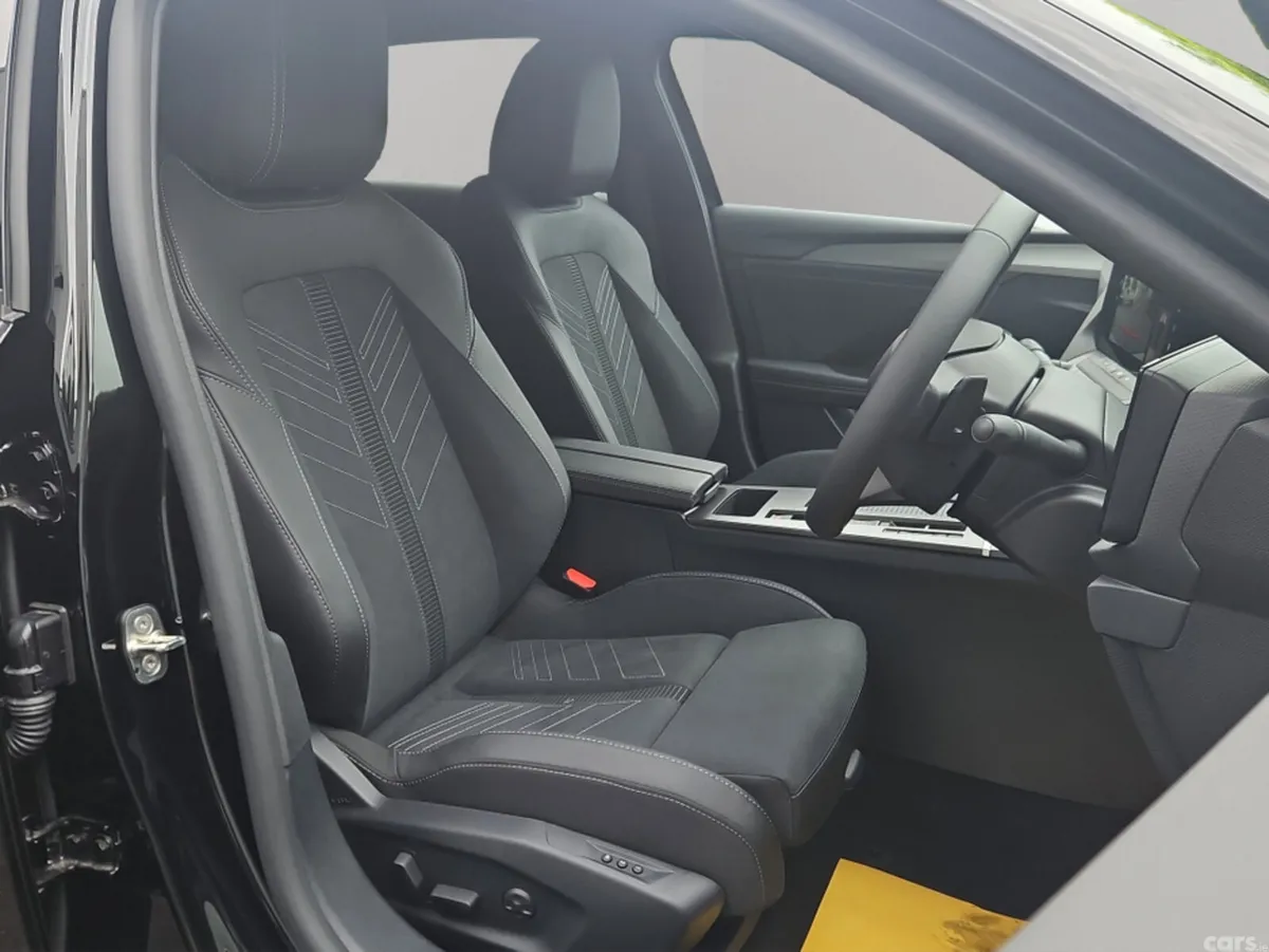 Opel Astra Hatchback, Petrol Hybrid, 2026, Black