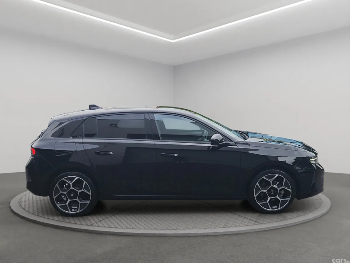Opel Astra Hatchback, Petrol Hybrid, 2026, Black