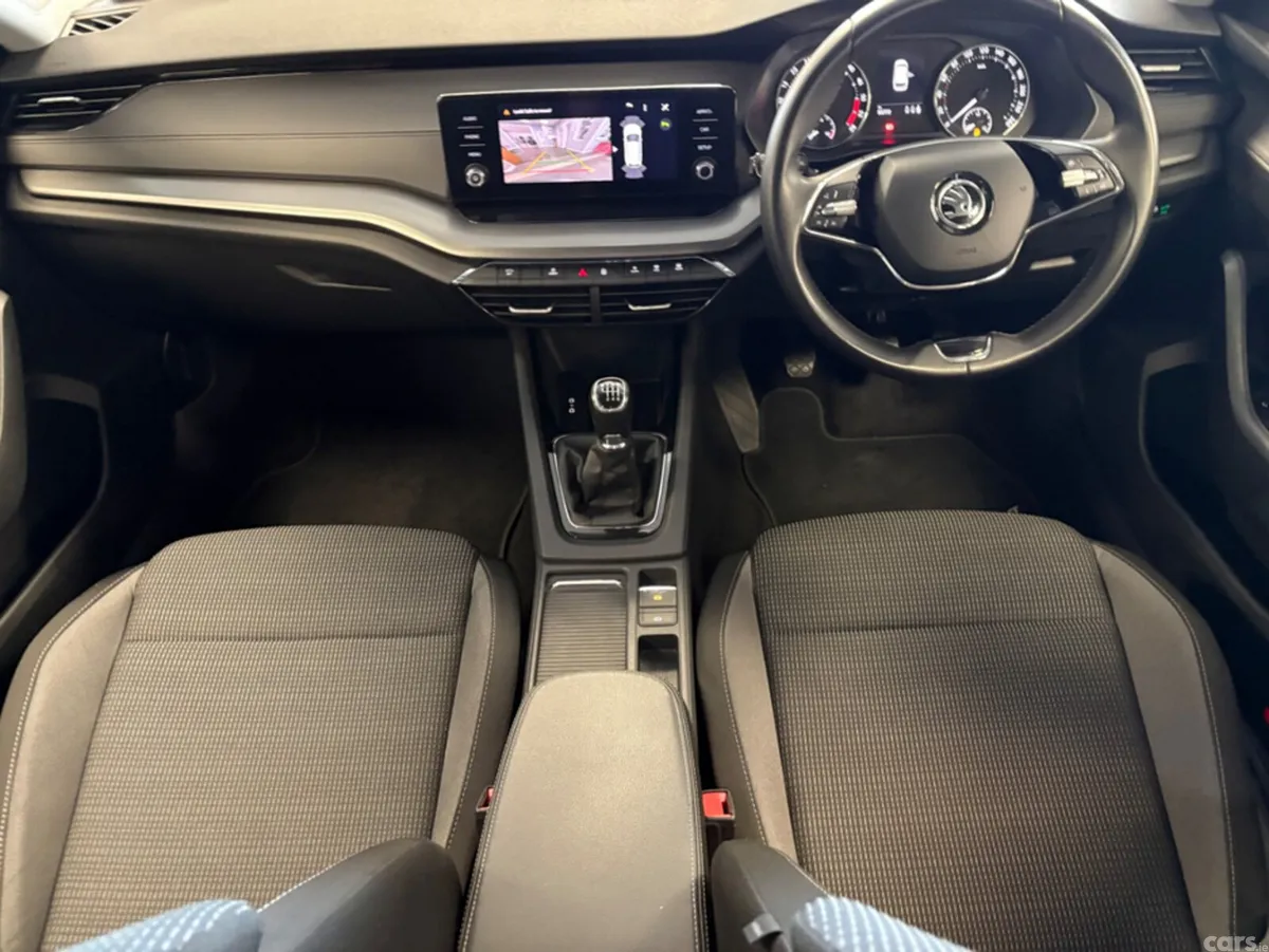 Skoda Octavia Estate, Diesel, 2023, Grey