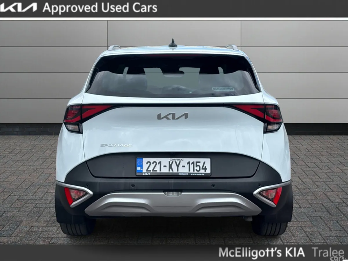 Kia Sportage MPV, Diesel, 2022, White