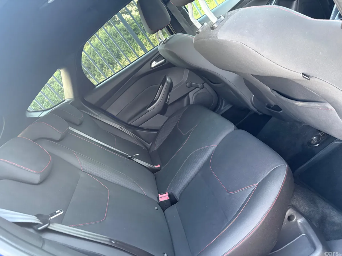 Ford Focus Hatchback, Diesel, 2017, Blue