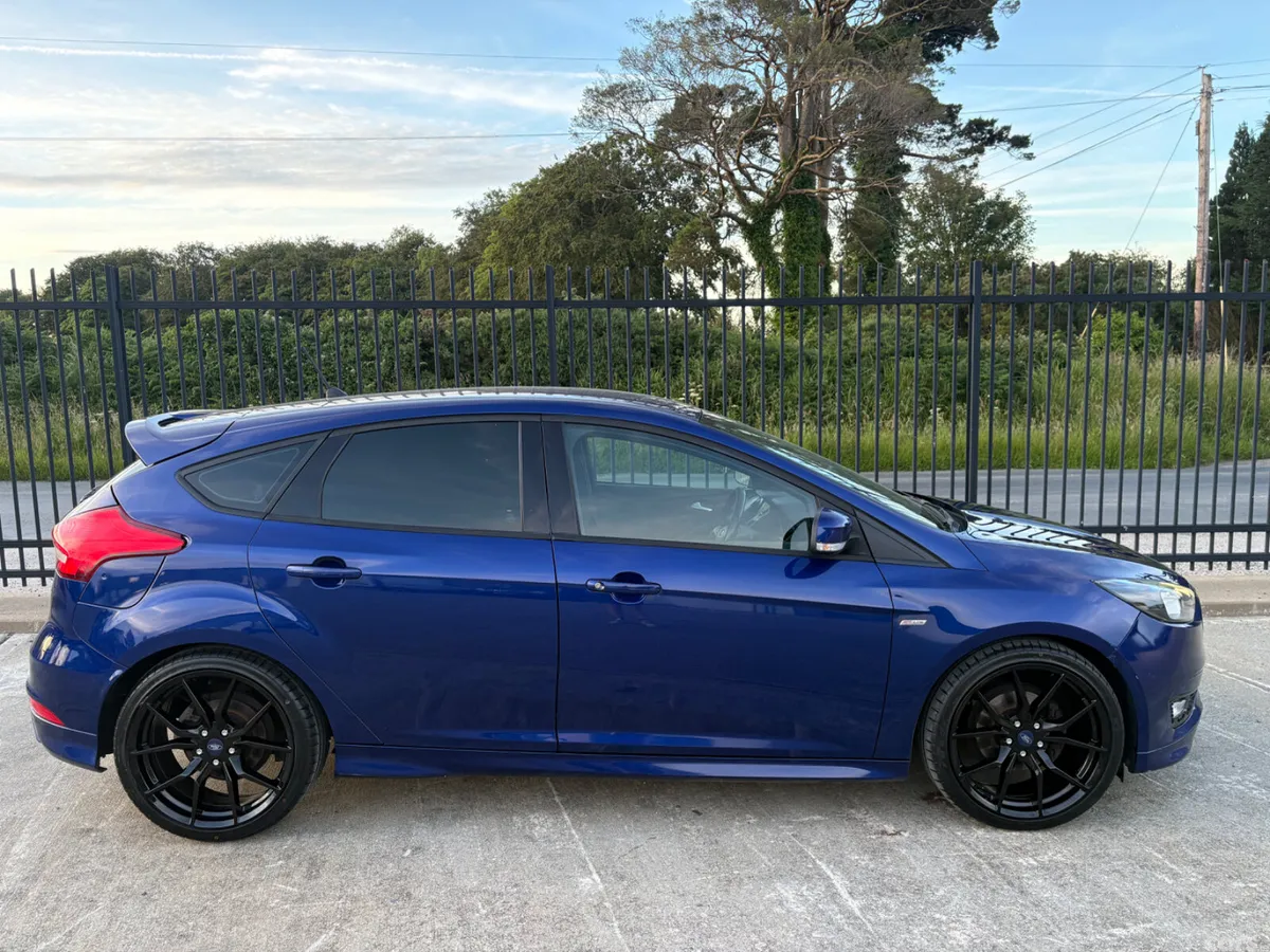 Ford Focus Hatchback, Diesel, 2017, Blue