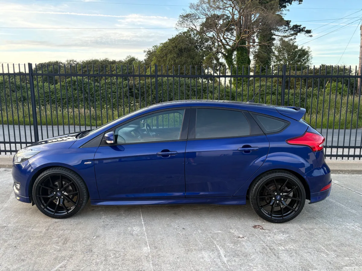 Ford Focus Hatchback, Diesel, 2017, Blue