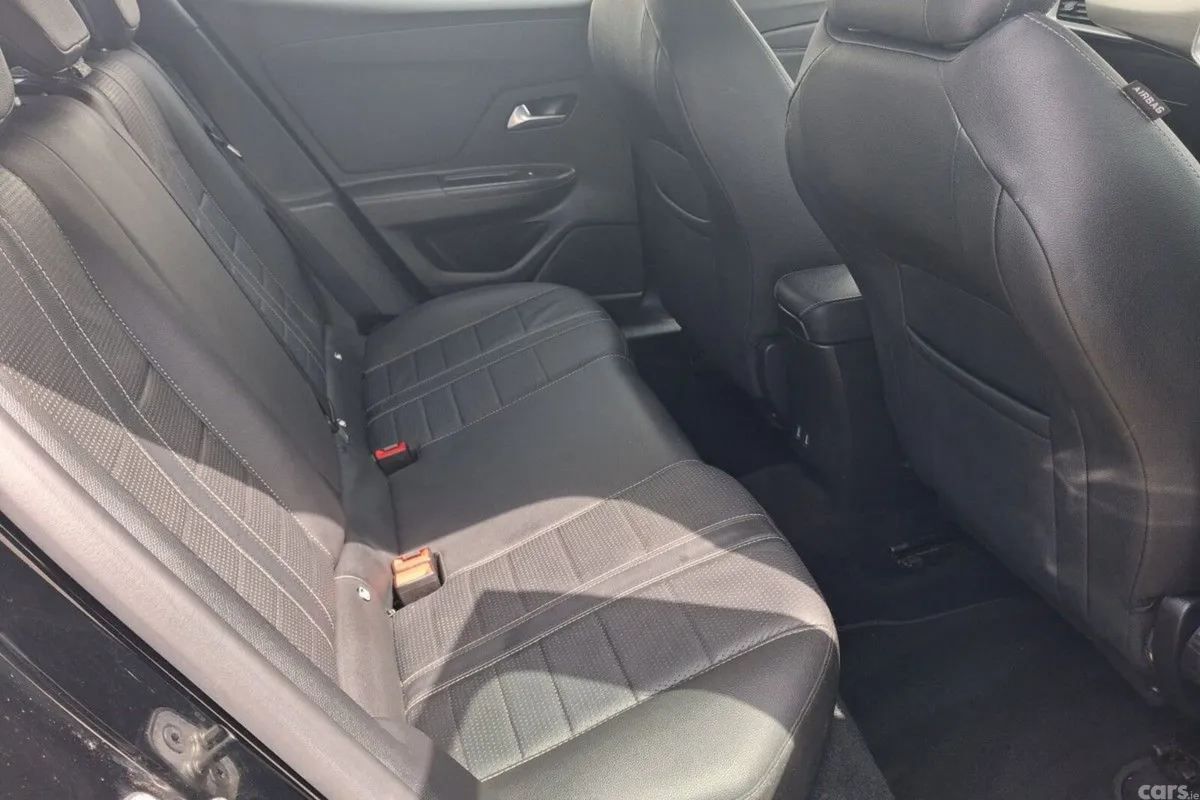 Opel Mokka SUV, Petrol, 2023, Black