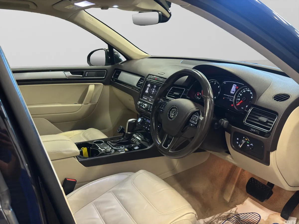 Volkswagen Touareg SUV, Diesel, 2018, Black