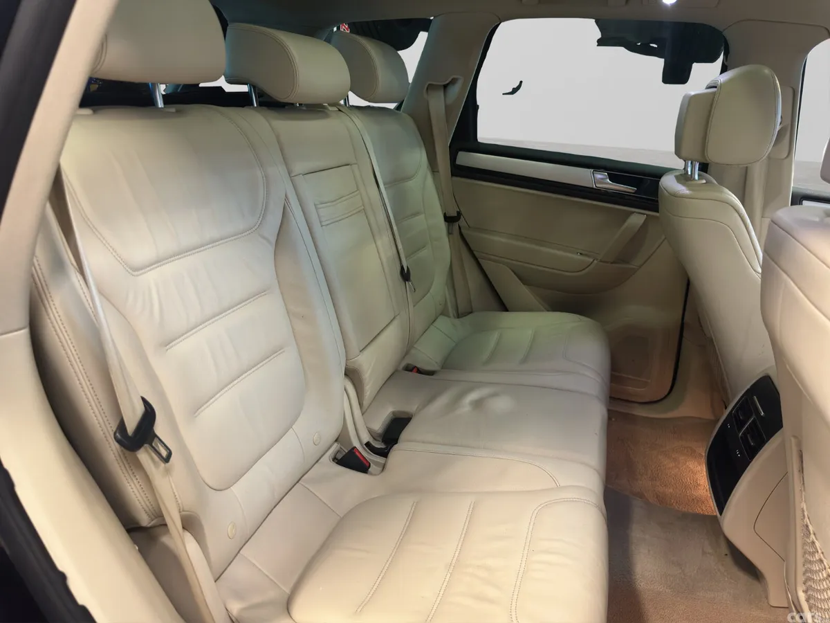 Volkswagen Touareg SUV, Diesel, 2018, Black