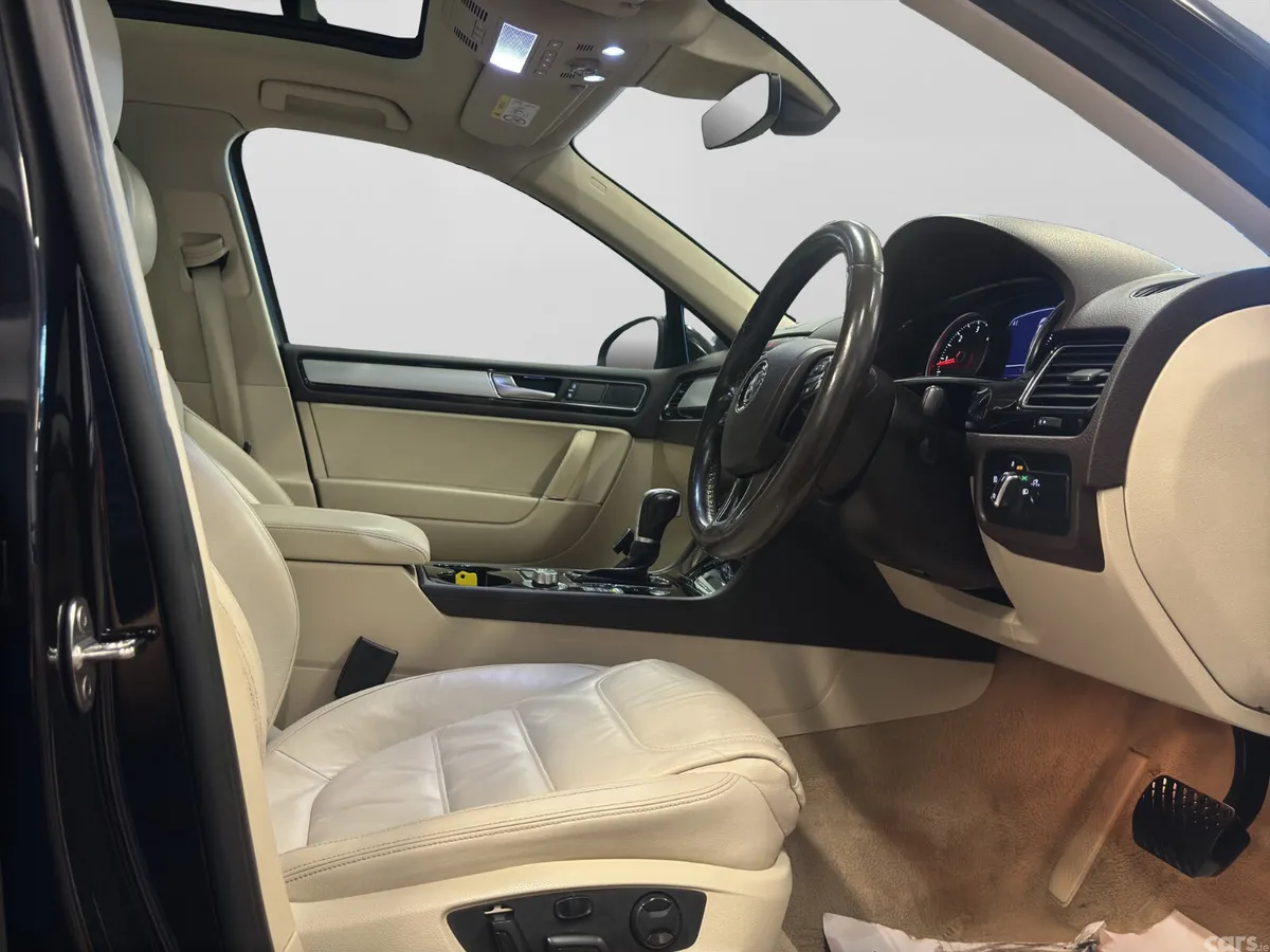 Volkswagen Touareg SUV, Diesel, 2018, Black