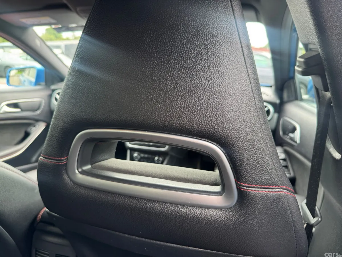 Mercedes-Benz GLA SUV, Diesel, 2017, Blue