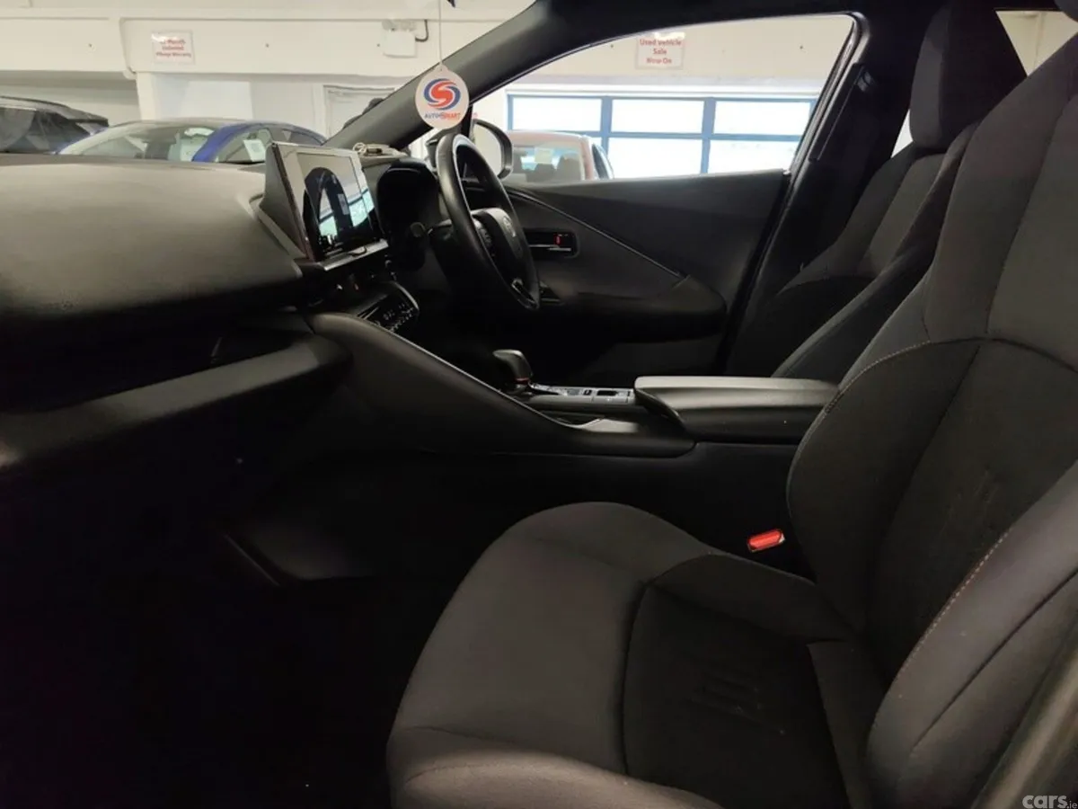 Toyota C-HR SUV, Petrol Hybrid, 2025, Black