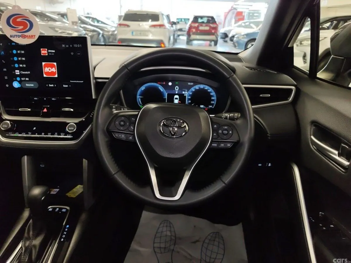 Toyota Corolla Cross Hatchback, Petrol Hybrid, 2024, Black