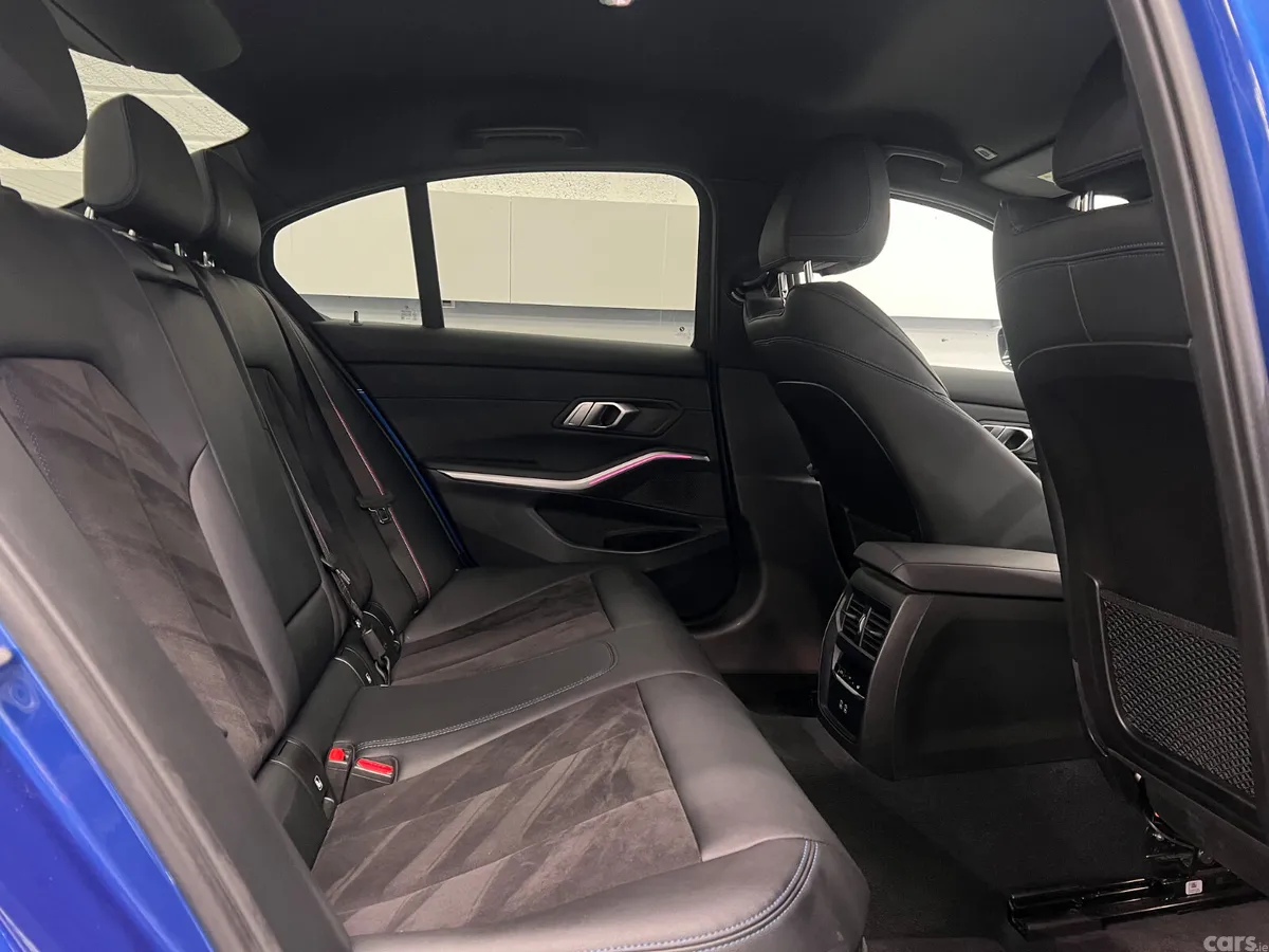 BMW 3-Series Saloon, Petrol Plug-in Hybrid, 2023, Blue