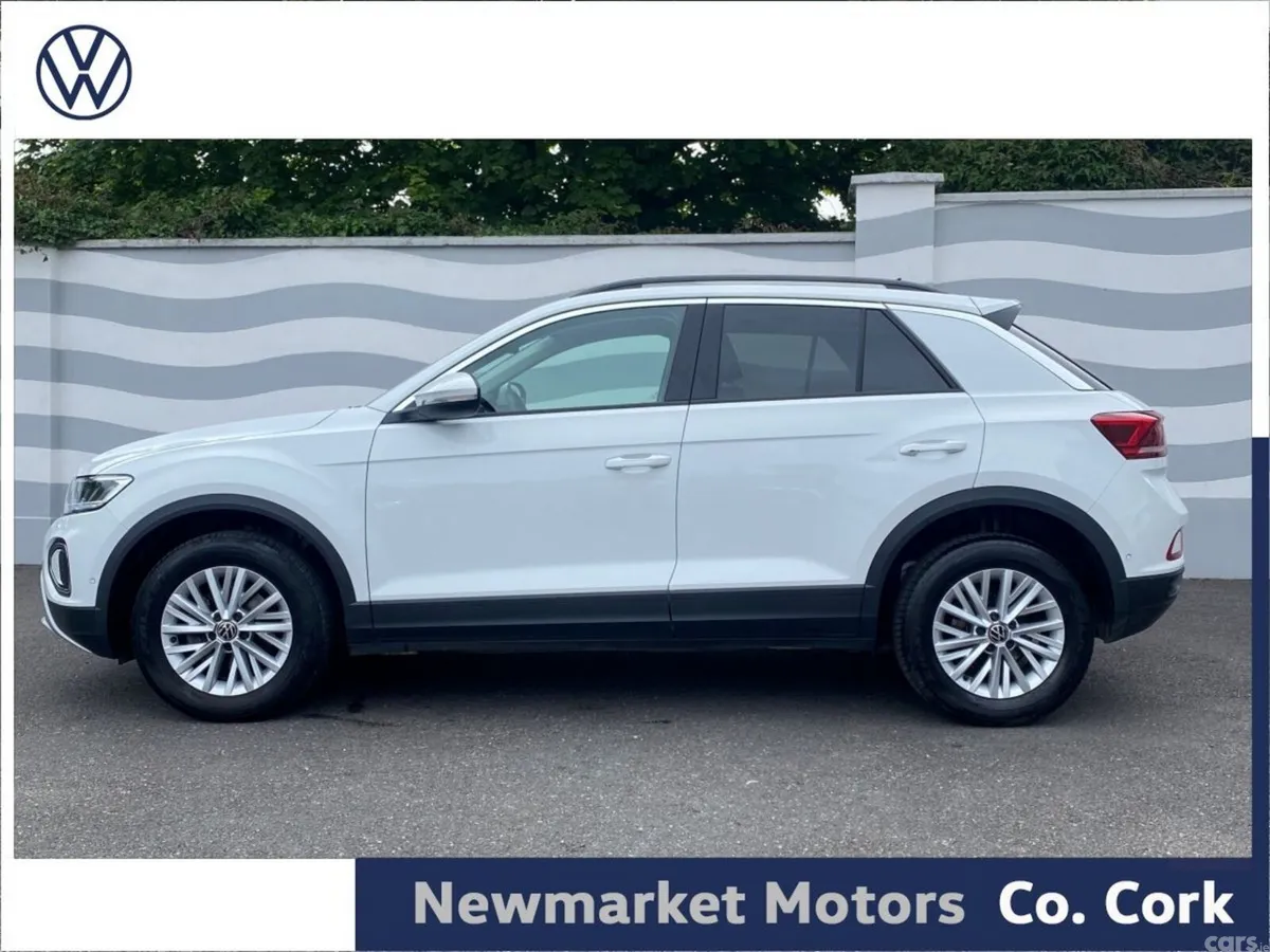 Volkswagen T-Roc SUV, Petrol, 2023, White