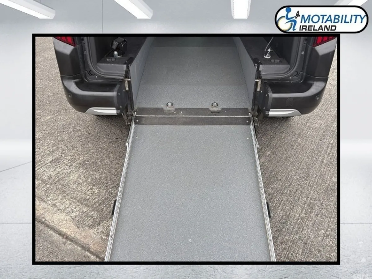 Peugeot Rifter MPV, Diesel, 2024, Black