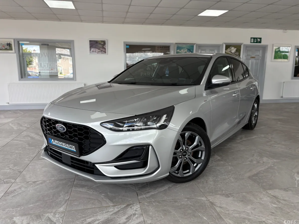 Ford Focus Hatchback, Petrol, 2024, Silver