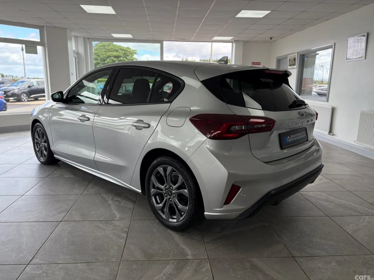 Ford Focus Hatchback, Petrol, 2024, Silver