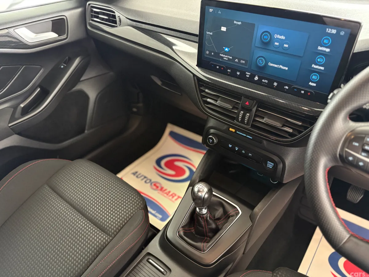Ford Focus Hatchback, Petrol, 2024, Silver
