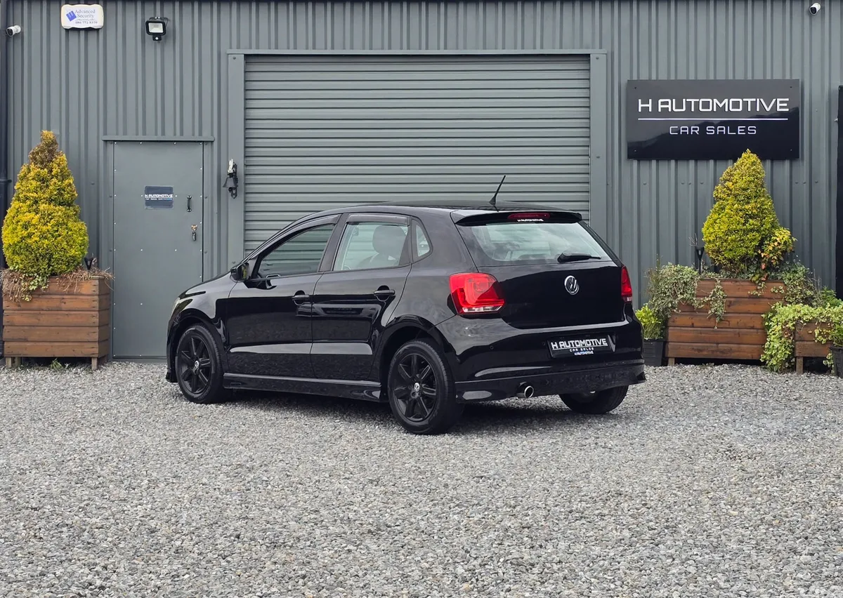 Volkswagen Polo Hatchback, Petrol, 2013, Black