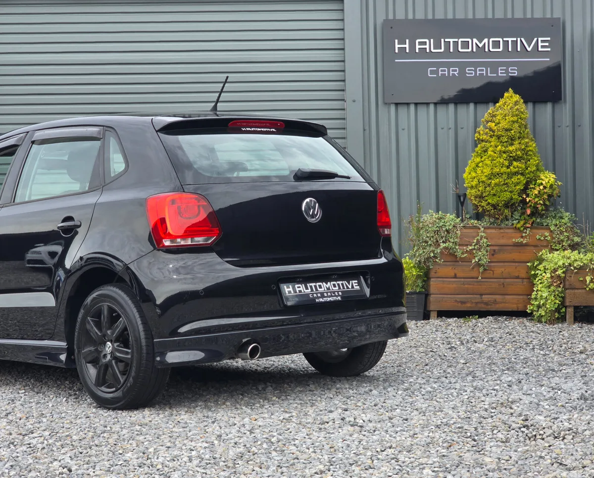 Volkswagen Polo Hatchback, Petrol, 2013, Black