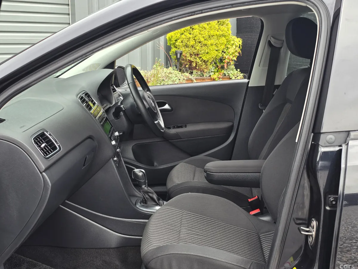 Volkswagen Polo Hatchback, Petrol, 2013, Black