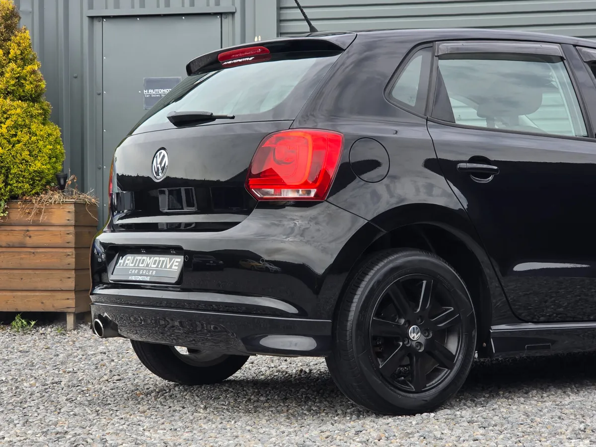 Volkswagen Polo Hatchback, Petrol, 2013, Black