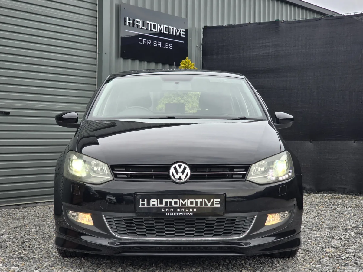 Volkswagen Polo Hatchback, Petrol, 2013, Black