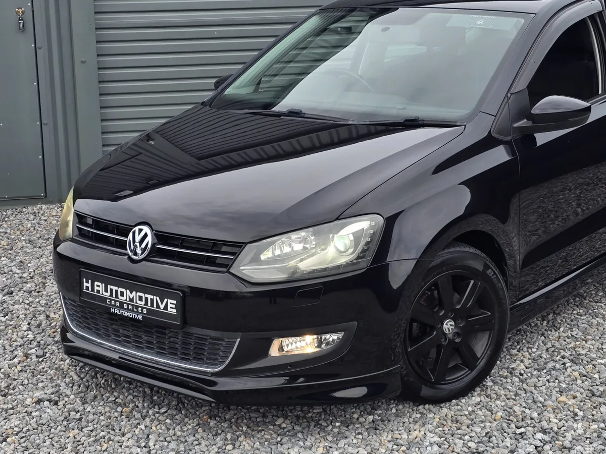 Volkswagen Polo Hatchback, Petrol, 2013, Black