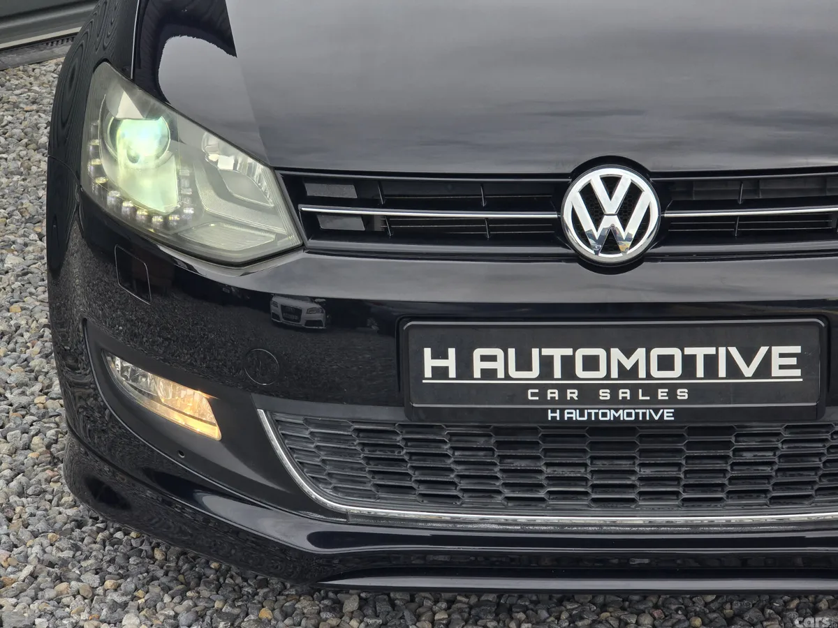 Volkswagen Polo Hatchback, Petrol, 2013, Black