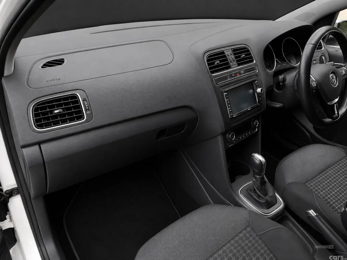 Volkswagen Polo , Petrol, 2015, White