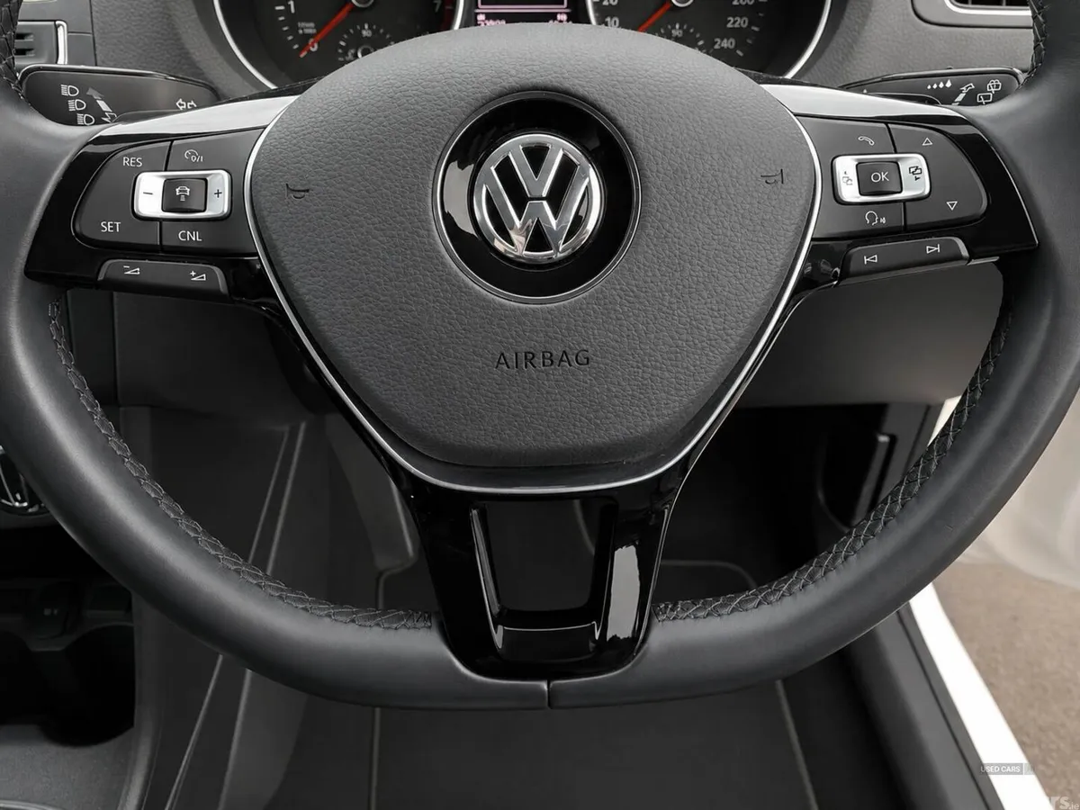 Volkswagen Polo , Petrol, 2015, White