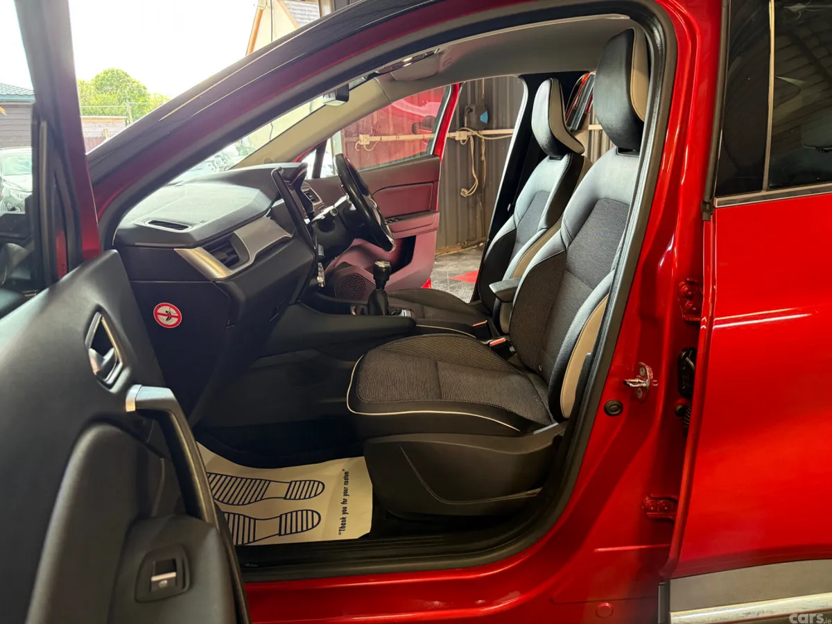 Renault Captur Hatchback, Petrol, 2020, Red