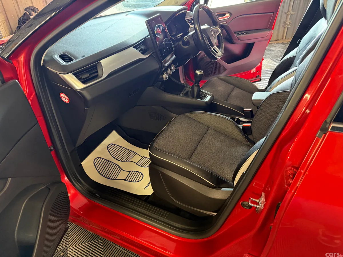 Renault Captur Hatchback, Petrol, 2020, Red