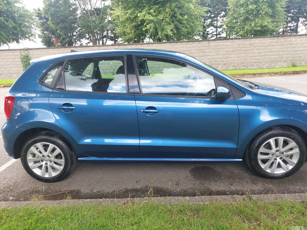 Volkswagen Polo Hatchback, Petrol, 2018, Blue