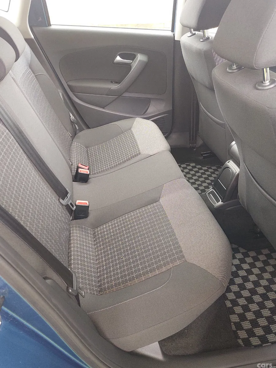 Volkswagen Polo Hatchback, Petrol, 2018, Blue