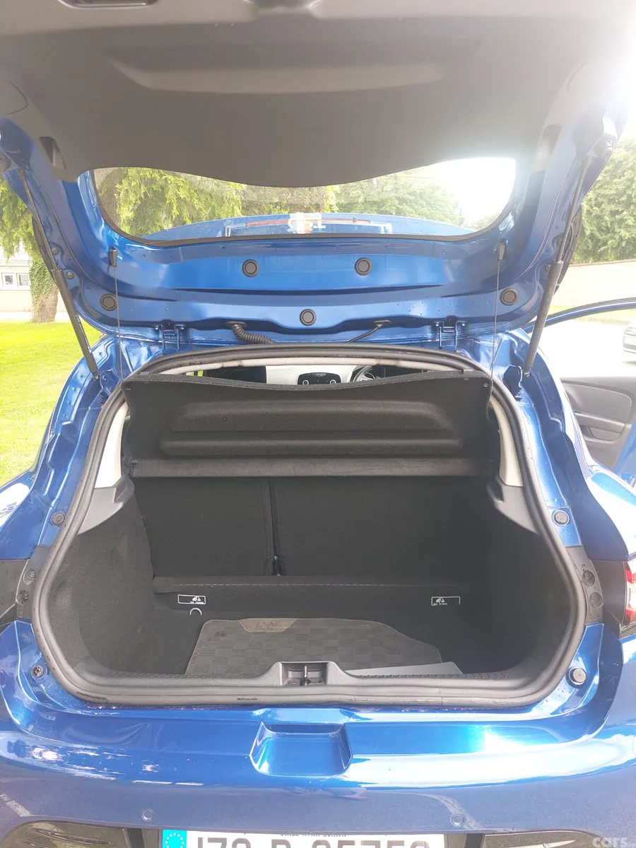 Renault Clio Hatchback, Petrol, 2017, Blue